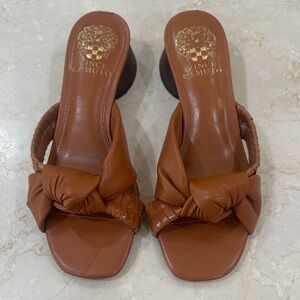 Vince Camuto Leona Luggage Leather Knotted SlipOn Block Heel Sandals size 6